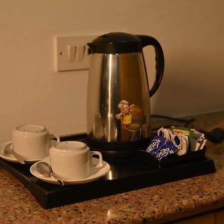 Hotel Dh Dharamshala Ngoại thất bức ảnh