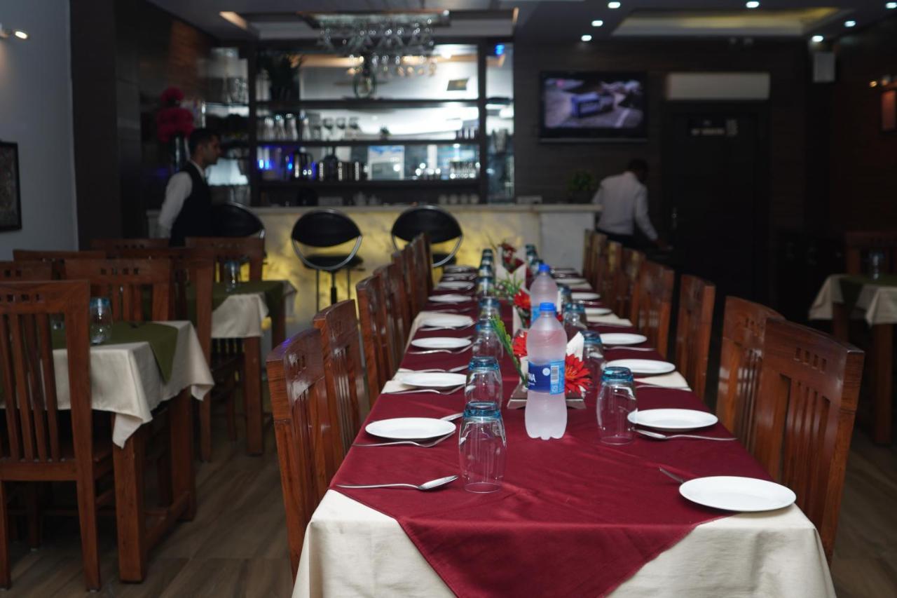 Hotel Dh Dharamshala Ngoại thất bức ảnh