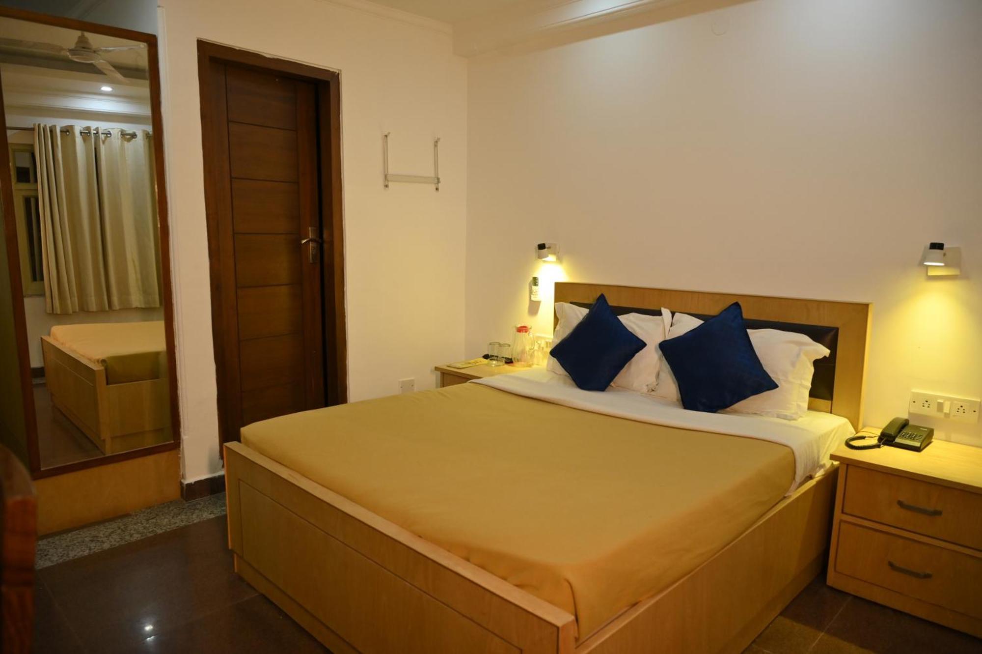 Hotel Dh Dharamshala Ngoại thất bức ảnh