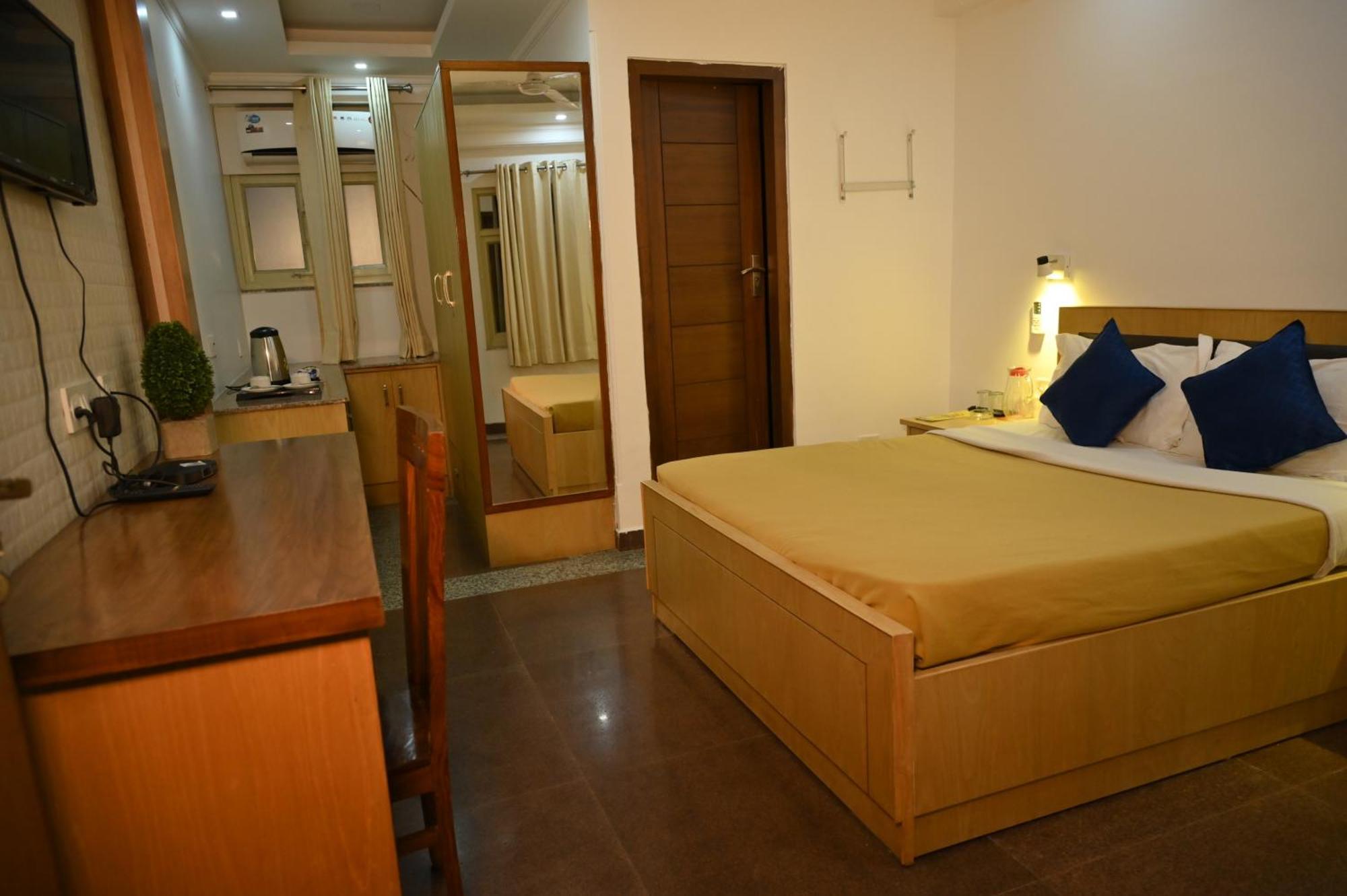Hotel Dh Dharamshala Ngoại thất bức ảnh