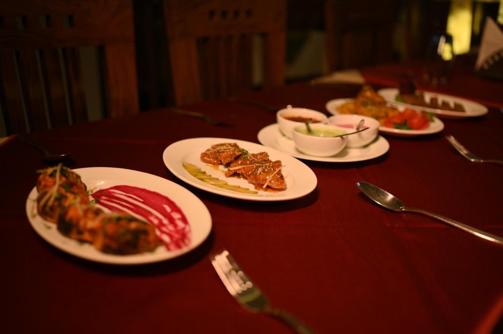 Hotel Dh Dharamshala Ngoại thất bức ảnh